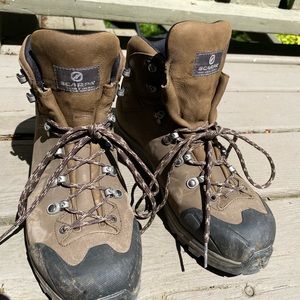 Scarpa Hiking Boots Women size 9 USW